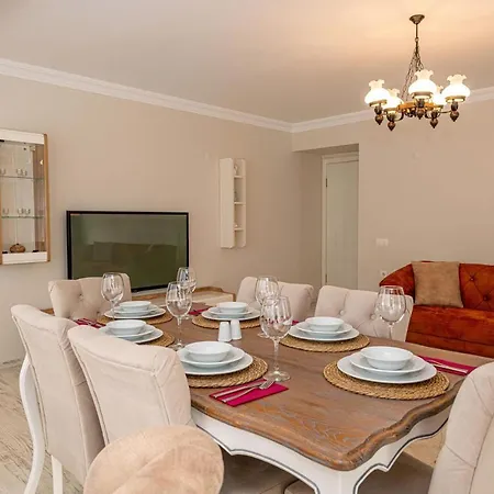 Demirel Apart 4 *